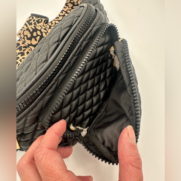 Kensie Black Quilted Fanny Pack w/ Leopard Strap – EUC ♥️ - Picture 12 of 17